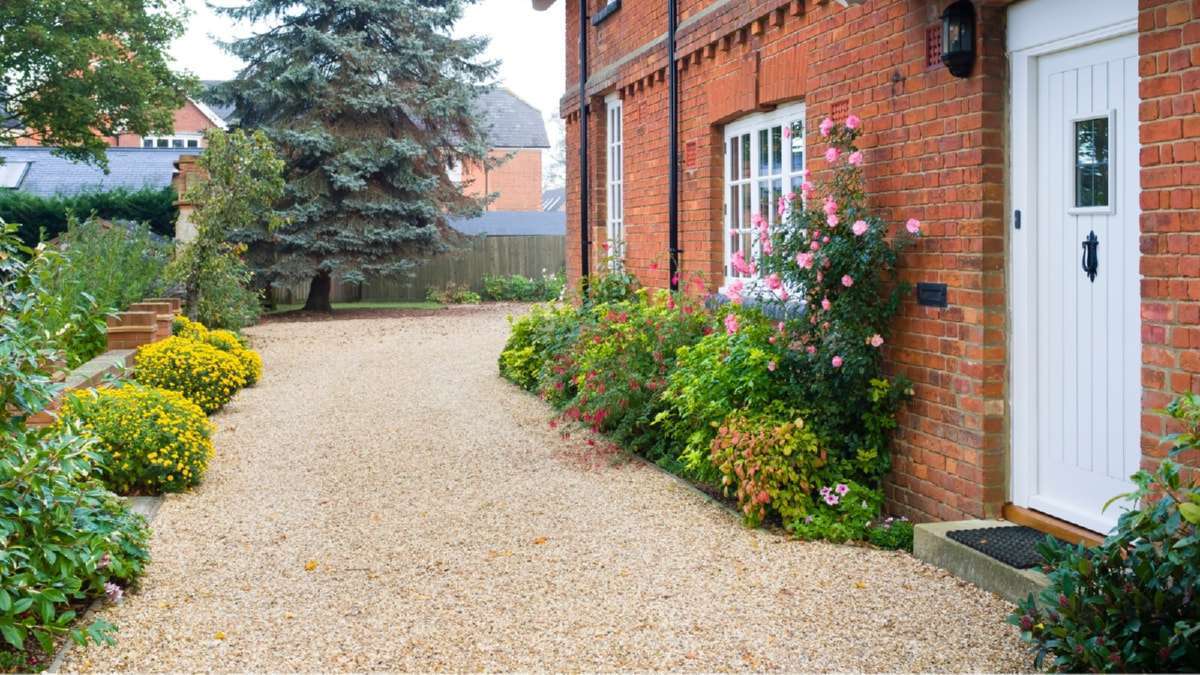 Stunning gravel driveway installed in Dublin